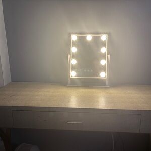 Vanity set / Sold separately